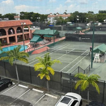 Fort Lauderdale Elegant Room Rental With Private Bath And Entrance Exterior photo