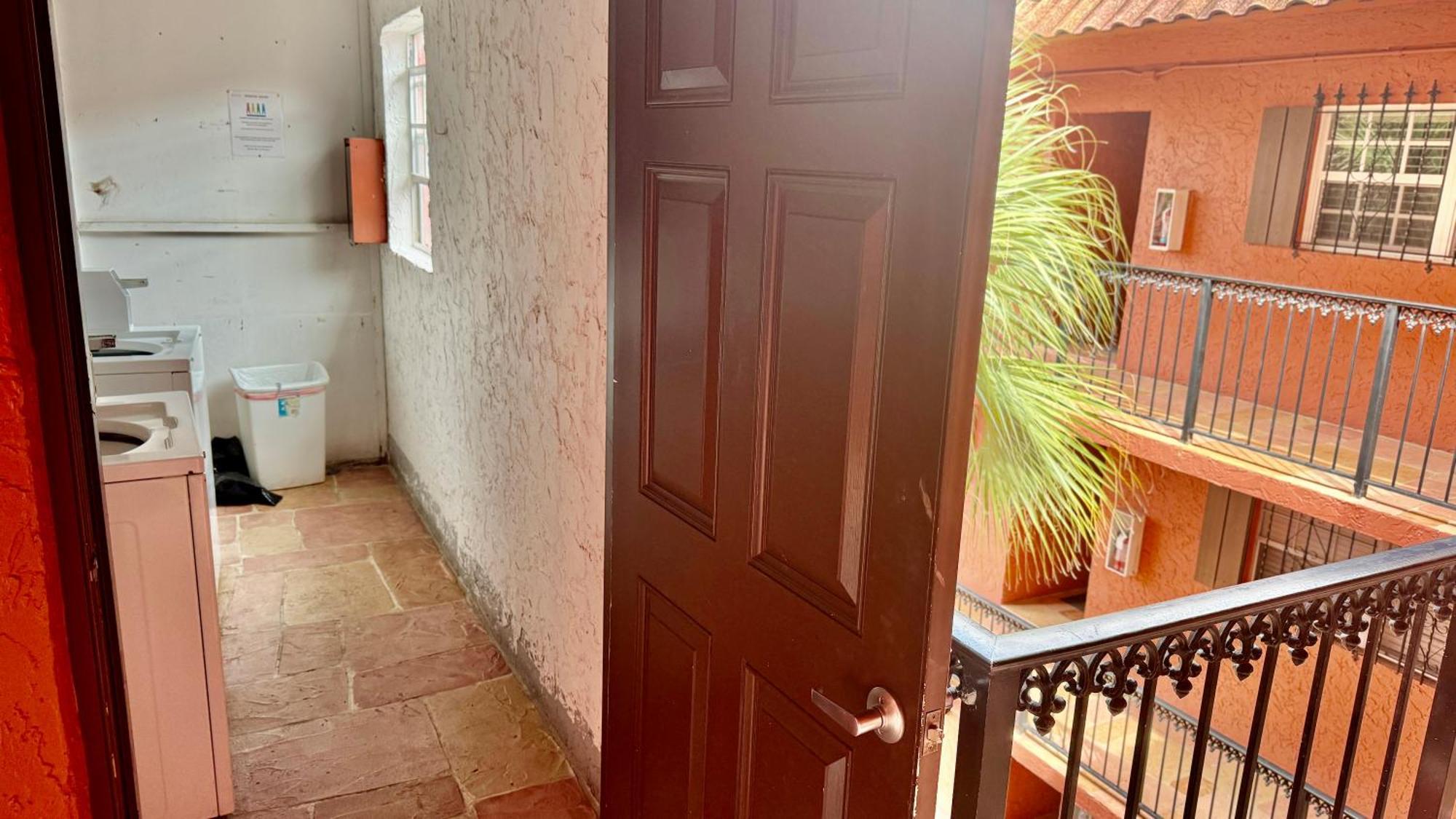 Fort Lauderdale Elegant Room Rental With Private Bath And Entrance Exterior photo